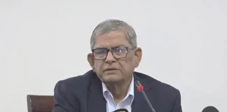 সংবাদ সম্মেলনে প্রার্থীদের নাম ঘোষণা করেন বিএনপি মহাসচিব মির্জা ফখরুল ইসলাম আলমগীর।